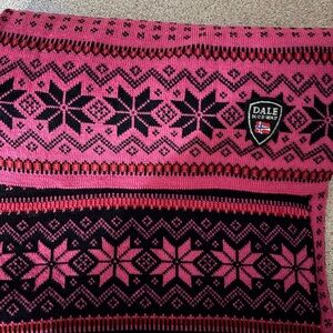 Dale of Norway Nordic Pink and Black Scarf